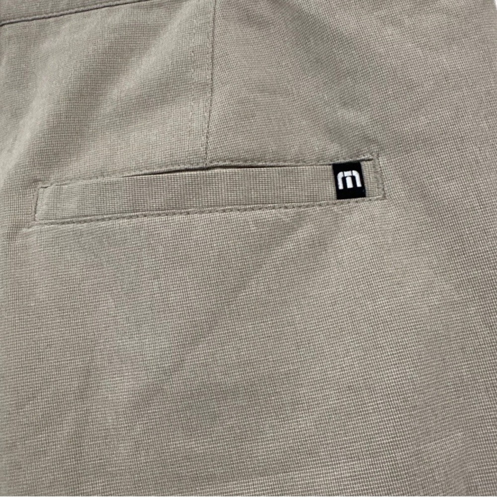 Travis Mathew Prestige Mens Golf Shorts  Khaki 34 Performance Stretch - Picture 4 of 6